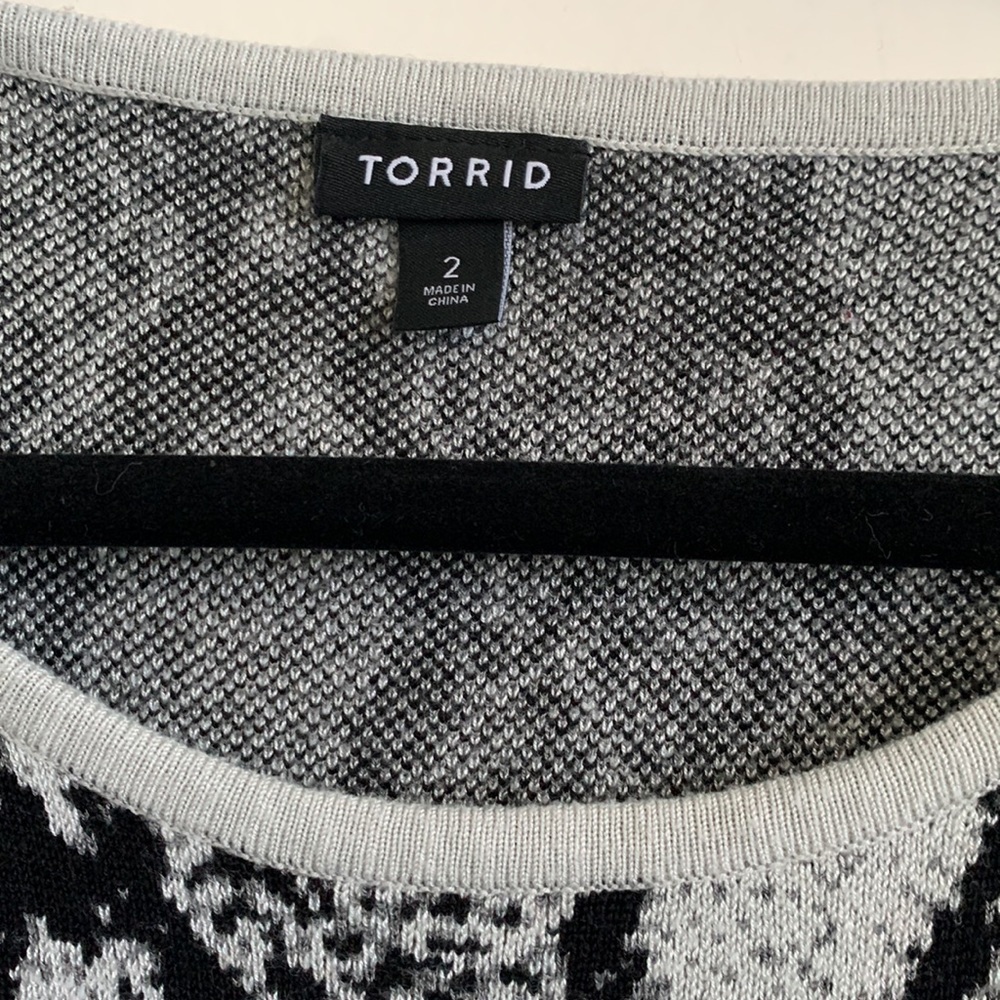 Torrid sweater dress snake prints dress size 2 plus size - Picture 8 of 13